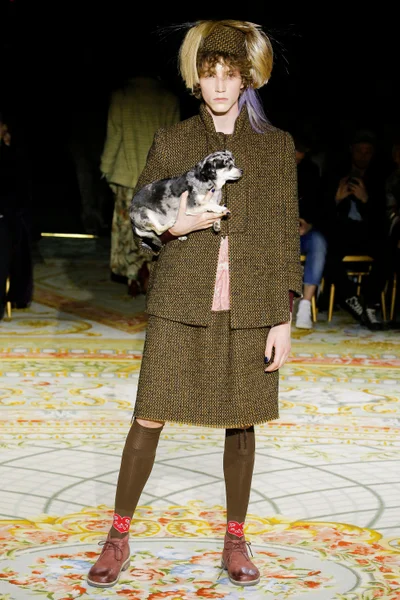 Look 29
